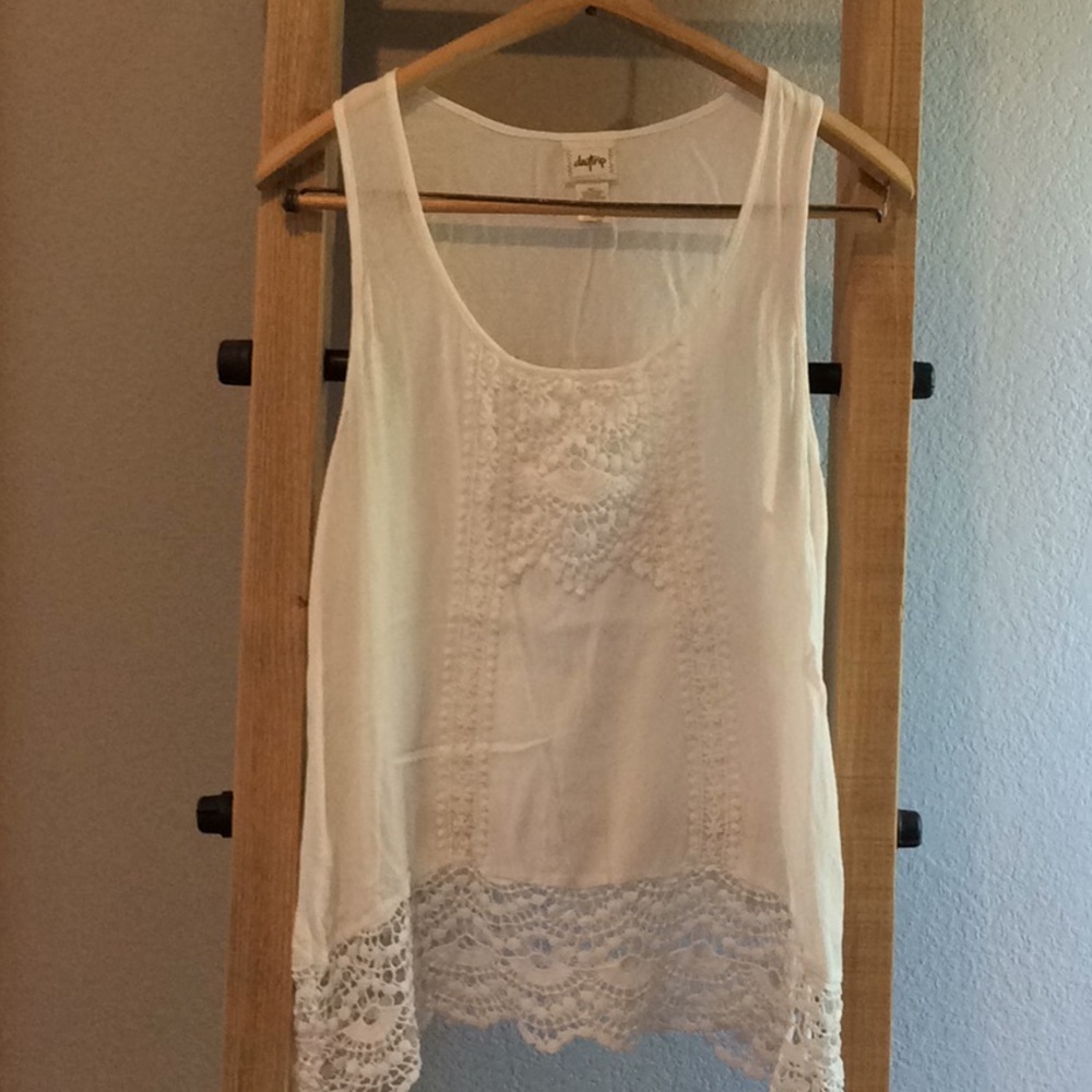 Adorable Daytrip Tank Top!